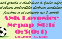 Na umělé trávě v Lovosicích sehrála stará garda svůj poslední zápas roku 2019. I když už slavila úspěchy letošního roku před týdnem na dokopné, tak se ještě k zimnímu spánku neuložila a dojela si do města chemie pro 3 body.